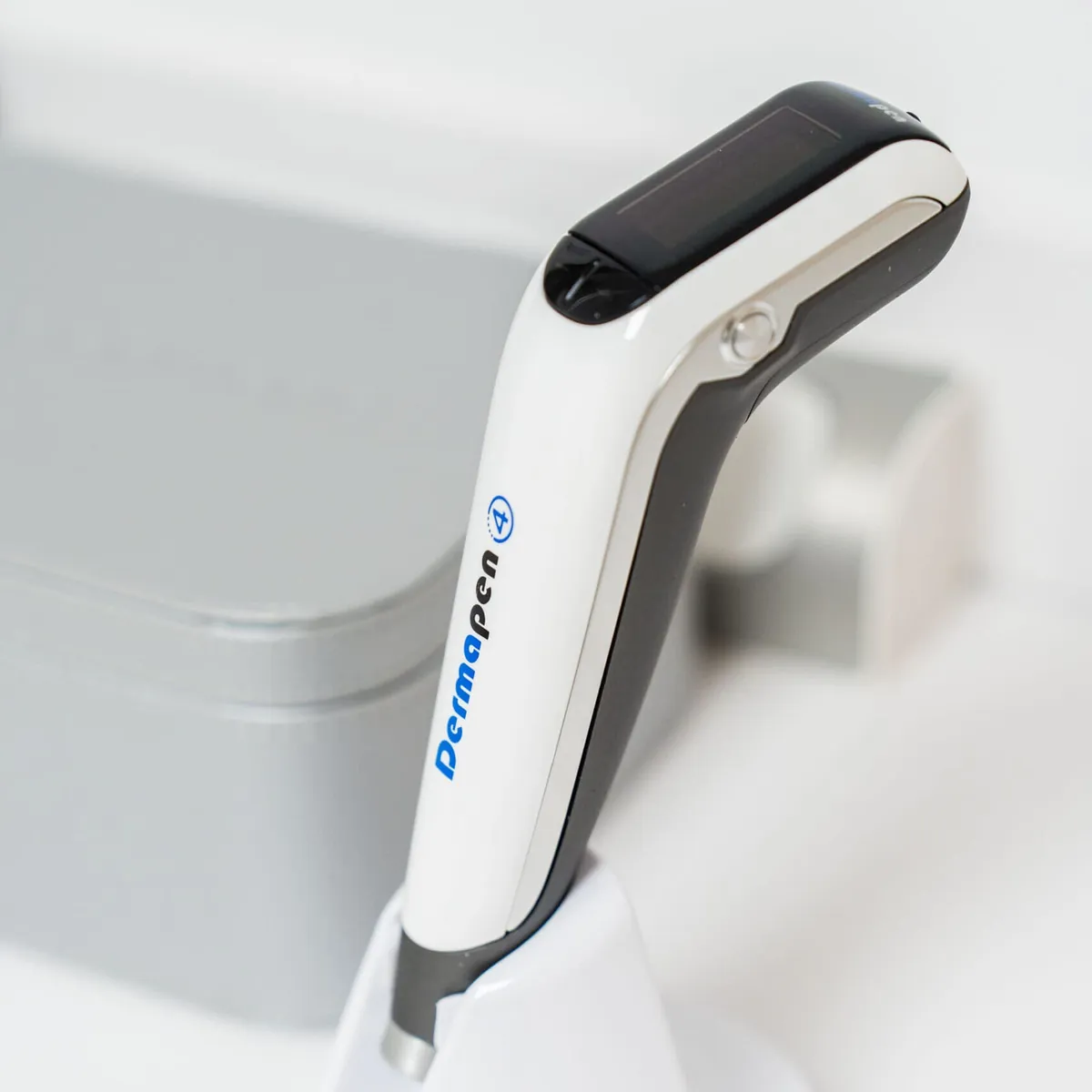 Dispozitiv Dermapen pentru microneedling